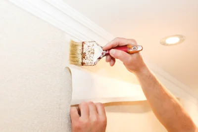 Pose de papier peint à Versailles — revêtements muraux et toiles de verre